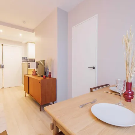 Proche Quai De Seine - 2bdr 3p 16eme Arr Paris