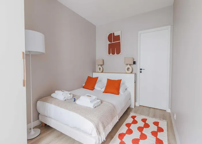 Proche Quai De Seine - 2bdr 3p 16eme Arr * Paris