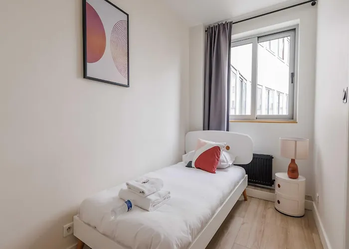 Proche Quai De Seine - 2bdr 3p 16eme Arr Lejlighed