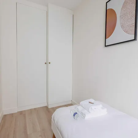 Apartament Proche Quai De Seine - 2bdr 3p 16eme Arr Paryż